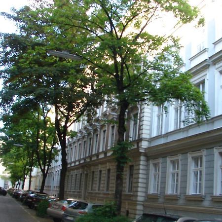 Charming Viennese Home Экстерьер фото